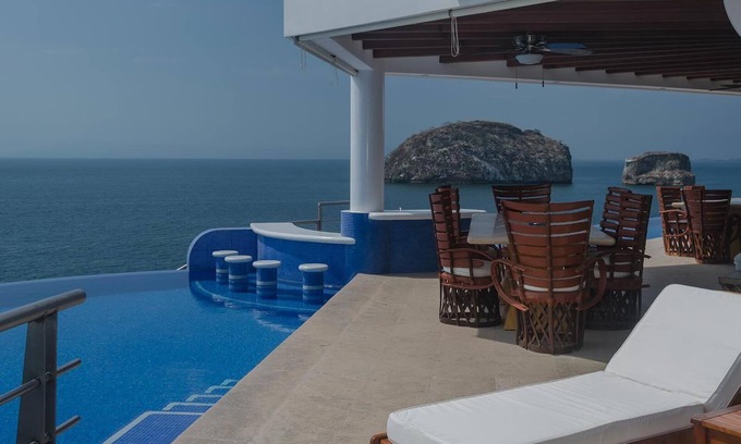 South Shore Hotel Area Villa | Casa La Vista - 25,000 Square Feet Oceanfront Excellence!