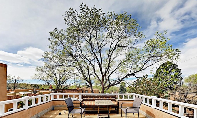 Historic Eastside Apartment | Casa Las Rosas
