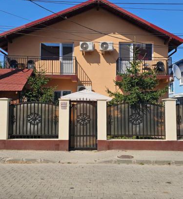 Sulina House | Casa Laur
