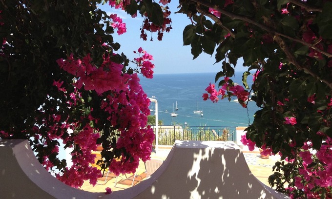 Ponza House | Casa Le Grotte - independent villa.