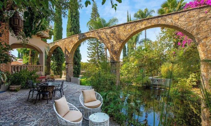 Ajijic House | Casa Loba - yoga, pickle ball, pool - entire housen