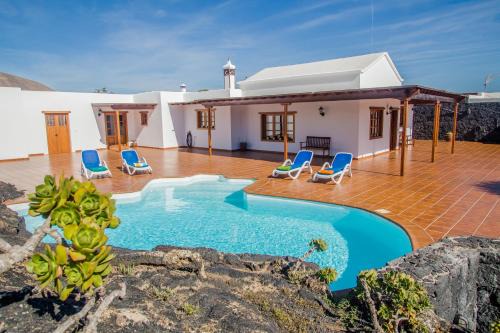 San Bartolome Villa | Casa Lola Lanzarote piscina climatizada y wifi free