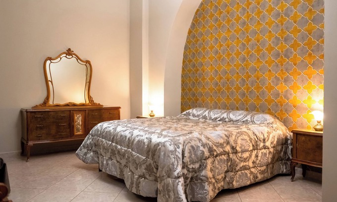 Trinitapoli House | Casa Luca – Strategic location with free garage