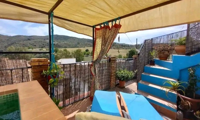 Riogordo House | Casa Luis townhouse for up to 7. Roof splashpool, stunning views, great location