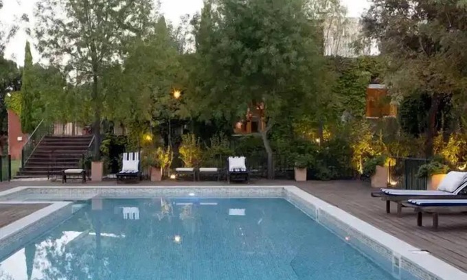Mejorada House | Casa Lujosa en una Finca de Toledo con Piscina y Vistas a la Sierra de Gredos