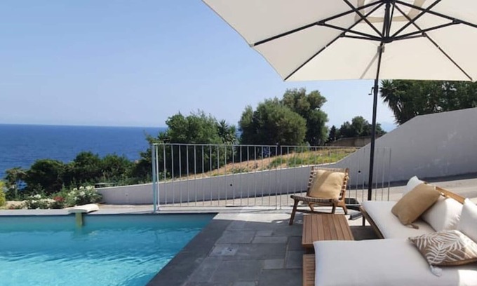 Erbalunga Villa | Casa lunga, 8 pax, air conditioning, sea view, swimming pool