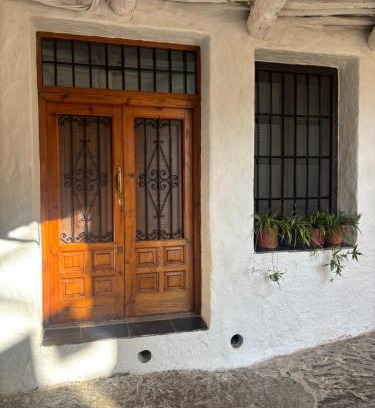 Pampaneira House | CASA M'GUIRE
