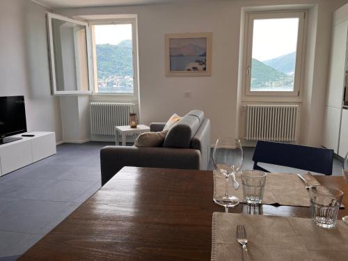 Lierna Apartment | Casa Mael - Spacious lakefront flat