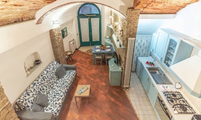 Camogli Apartment | Casa Margherita -One Step Away from the Beach