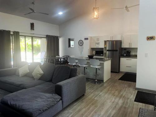 Tamarindo Apartment | Casa Mari Black Stallion
