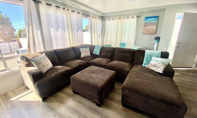 Valle Dorado House | Casa Marina, Large private parking, comfortable and spacious, close to the beach and everything.