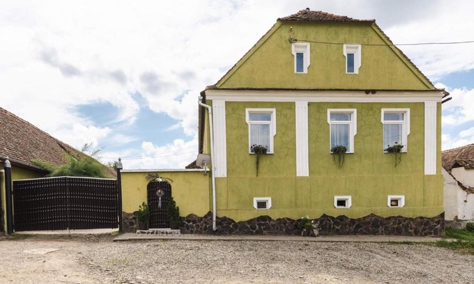 Apold House | CASA MARIO