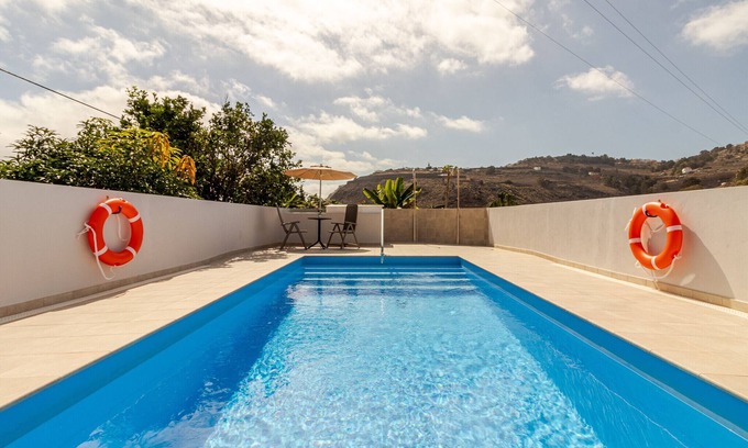 Moya House | Casa Marjoes I + Communal Pool + Terrace + BBQ