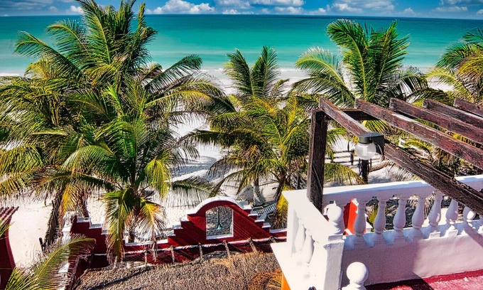 El Cuyo Cottage | Casa Maya Beach Lodge, Robinson Crusoe life on the beach