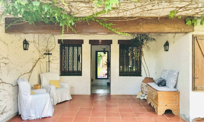 El Roc de Sant Gaieta Ski Chalet | CASA MEDITERRÁNEA CON GRAN JARDÍN Y PISCINA A 500m DE LA PLAYA