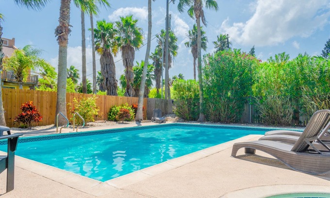 South Padre Island Condo | Casa Mezquite A - Walk to the Beach - WiFi