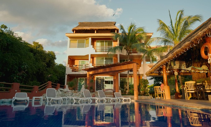 Isla Mujeres Villa | Casa Mimosa-7BR 9BA-Private Beach.Ask about last minute deals!