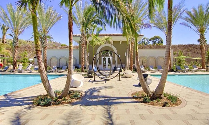 San Diego Apartment | Casa Mira View – Spacious 1BRs with resort-style perks in Scripps corridor.