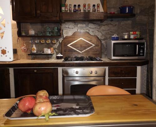 La Strada-Santa Cristina Bed & Breakfast | Casa Mirella