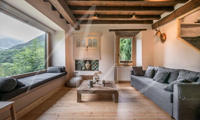 Naut Aran House | Casa Montlude by SeaMount Rentals
