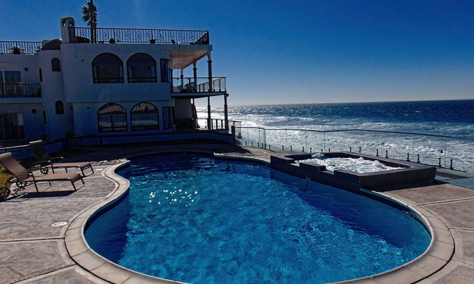 Playas de Rosarito Villa | Casa Brisa Mar - Ocean front - Pool - Jacuzzi - Fire Pit
