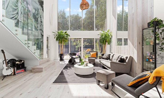 Northeast Miami House | Casa Negra, an oasis within Miami. Art, design, spa retreat. Superhost on ABNB