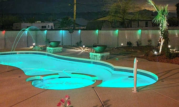 Bullhead City House | Casa Oasis- Your Family Fun Vacation Pool Home with Boat Parking