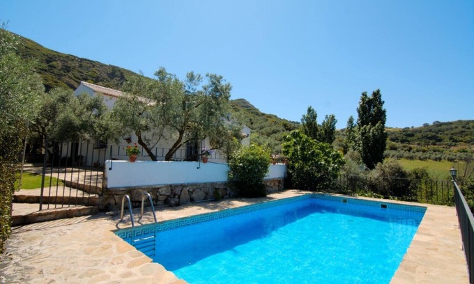 Antequera Cottage | Casa Olivos, ideal family home for rest in a rural setting