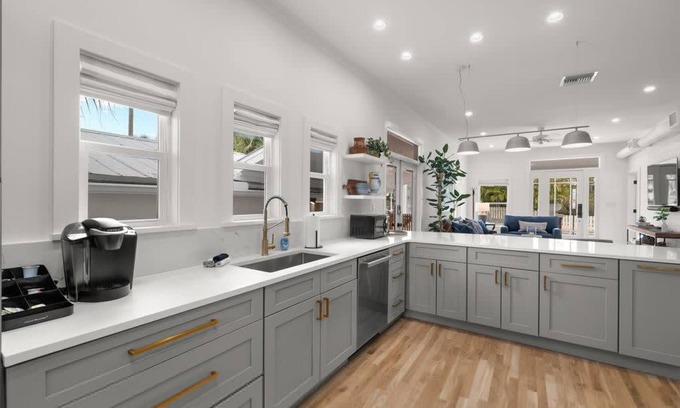 Historic Ybor House | Casa Padr n Gorgeous Home Steps to 7th Ave