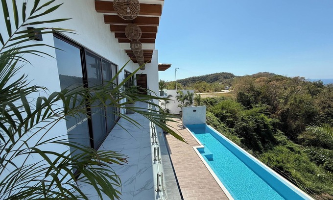Ixtapa - Zihuatanejo House | Casa Puesta Del Sol - Large Infinity Pool with Spectacular Views of the Bay