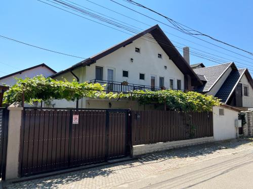 Costinesti House | Casa Radoi