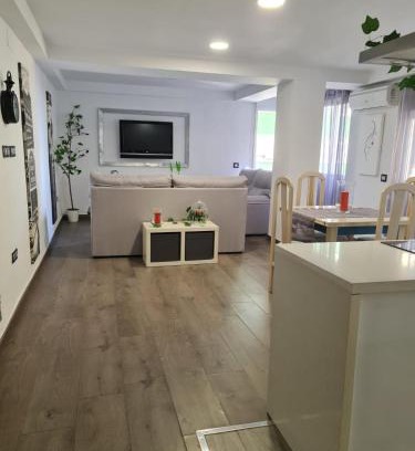 Bailen-Miraflores Apartment | Casa Ramirez