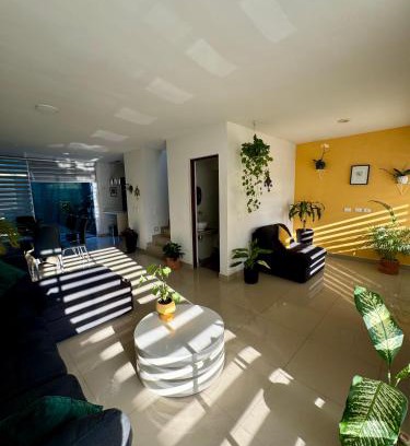 Parque Las Palmas House | Casa Residencial la Primavera