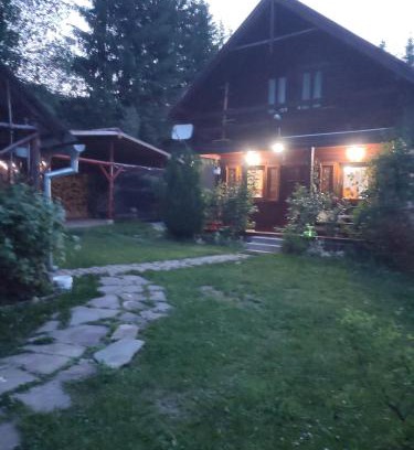 Siculeni House | Casa Ria-Ria Pihenohaz