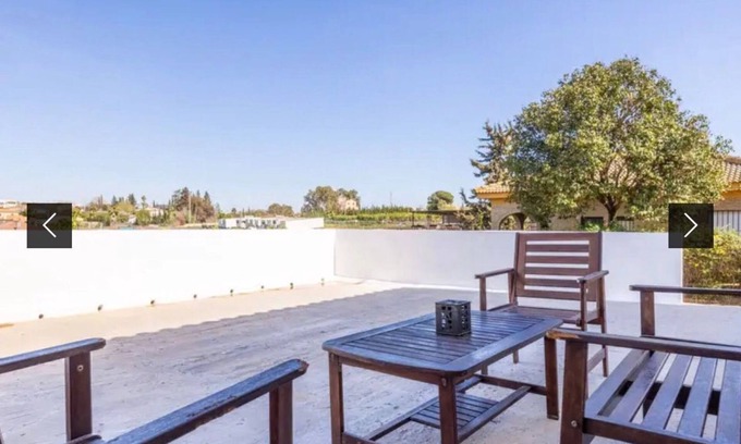 Sanlucar la Mayor Ski Chalet | Casa Rocío, Unos Días en el Campo a 20 Minutos de Sevilla