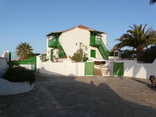 Yaco House | Casa Roja