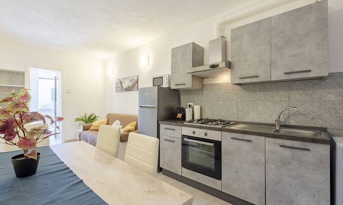 San Lorenzo della Costa Apartment | Casa Rosa Tre 1b/1b with private parking and garden
