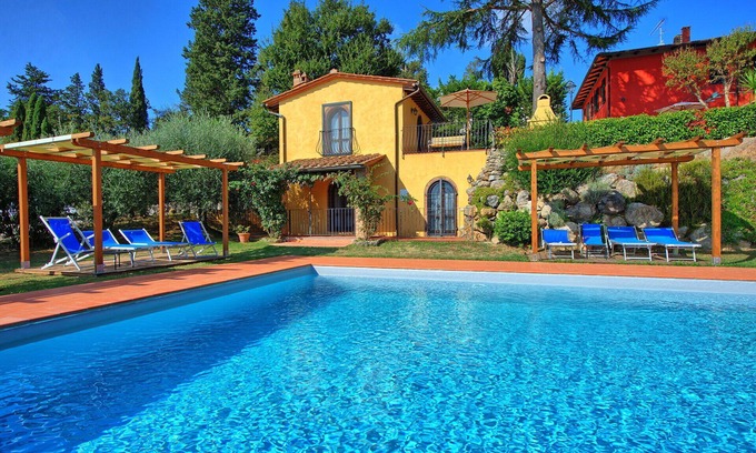 Certaldo Apartment | Casa Rossa 5 - Apartment with swimming pool