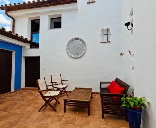Montejaque House | Casa rural en Montejaque con patio andaluz, chimenea y sala multiusos