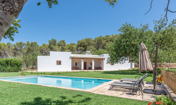 Santa Eulalia del Rio Villa | Casa Rural Es Murtà, private villa