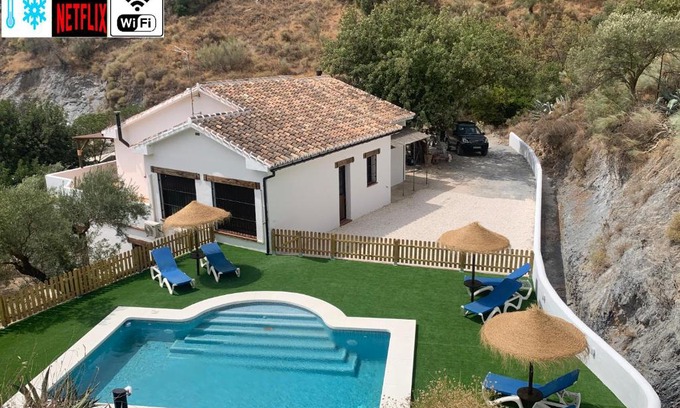 Alora Ski Chalet | Casa Rural Las Angosturas (Caminito del Rey)