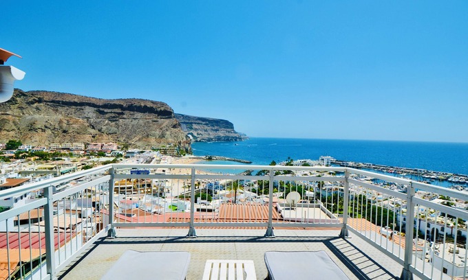 Lomo Quiebre Apartment | Casa Rustica with great living room with seaview