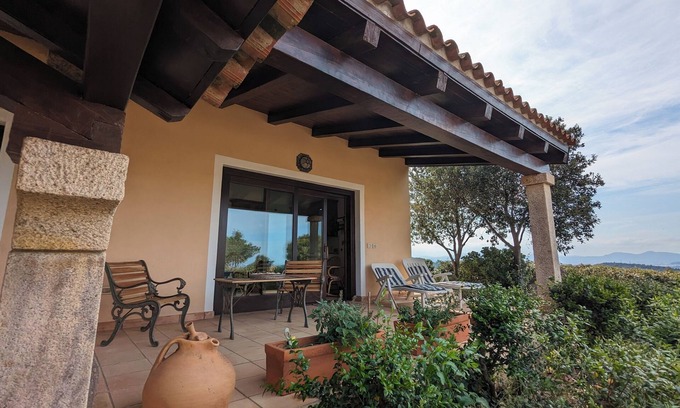 Porto San Paolo House | Casa Singola Immersa nel Verde con Vista Mare