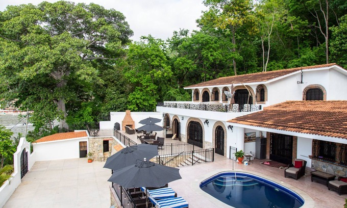 Boca de Tomatlan Villa | Casa Sol Large beautiful estate ocean front, with the jungle in your backyard!