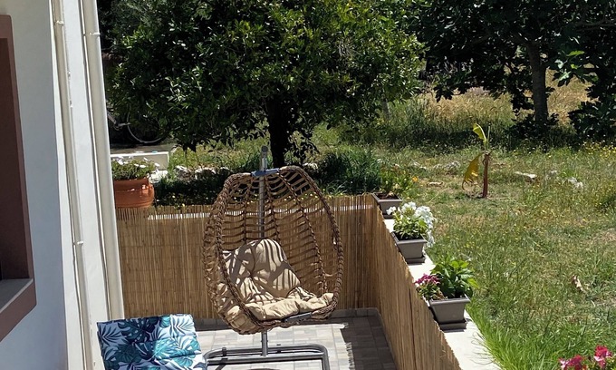 Filerimos Apartment | 𝐂𝐚𝐬𝐚 𝐓𝐞𝐫𝐫𝐚 -A cozy new apartment with a Mediterranean vibe Kremasti