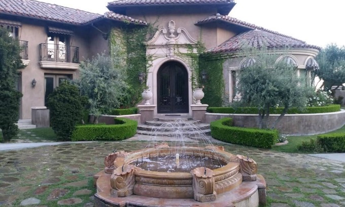 Whittier House | CASA VALENTINA-Beautiful Villa Estate