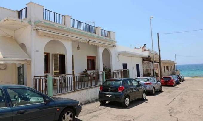 Marina di Mancaversa Villa | casa vicino mare sea rocks cottage