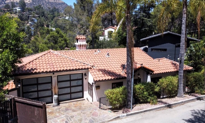 Beachwood Canyon Ski Chalet | Casa Vista! Stunning Direct Hollywood Sign Views!