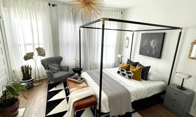 East Side House | CasaAlas Unique style luxury, close by Belt line, & all attractions ATL offers.