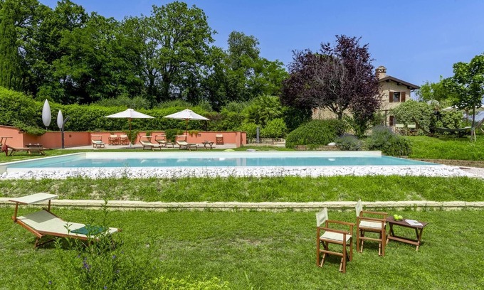 Monteciccardo Villa | Casale Belvedere 8&1 by Marche Holiday Villas